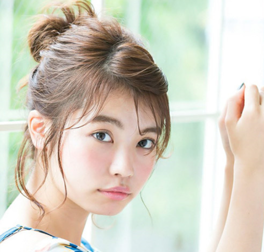 如何自己做簡單盤發(fā) 雙丸子頭最好看的扎法 如何自己做簡單盤發(fā) 雙丸子頭最好看的扎法