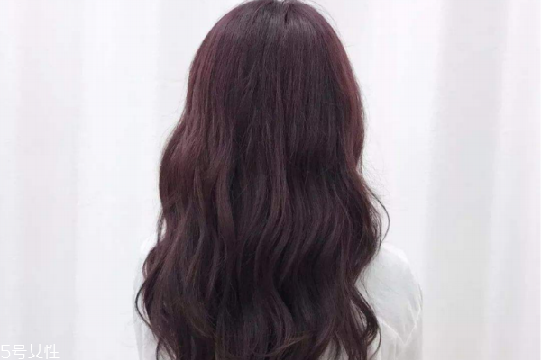 染發(fā)和燙發(fā)一般多少錢(qián) 燙染后日常護(hù)理方法 染發(fā)和燙發(fā)一般多少錢(qián) 燙染后日常護(hù)理方法