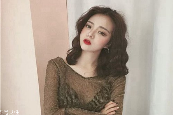 冬天適合弄什么發(fā)型 個(gè)性染發(fā)圖片 冬天適合弄什么發(fā)型 個(gè)性染發(fā)圖片