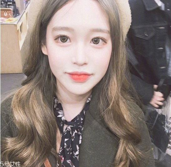 冬天適合弄什么發(fā)型 個(gè)性染發(fā)圖片 冬天適合弄什么發(fā)型 個(gè)性染發(fā)圖片