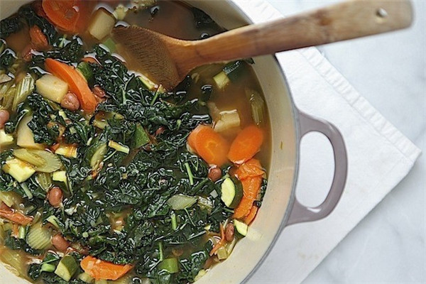 喝什么湯減肥又有營(yíng)養(yǎng) 燃燒脂肪排毒湯推薦