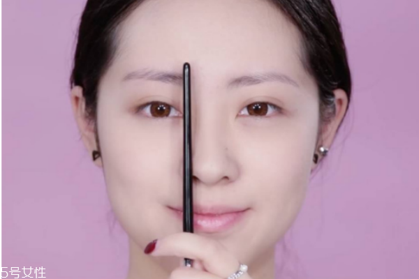 怎么畫(huà)眉毛不顯兇 眉毛這樣畫(huà)會(huì)顯得柔和