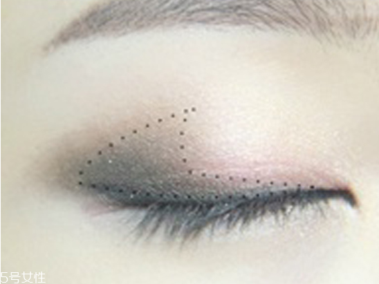 眼睛短怎么化妝 眼妝技巧大合集 眼睛短怎么化妝 眼妝技巧大合集