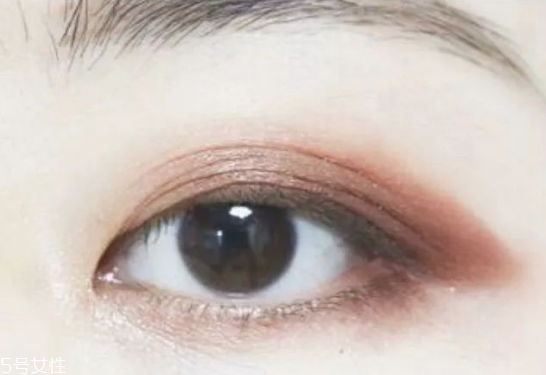眼睛短怎么化妝 眼妝技巧大合集 眼睛短怎么化妝 眼妝技巧大合集