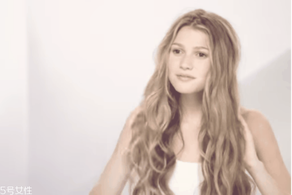 自己卷發(fā)怎么弄 卷發(fā)自己在家怎么打理 自己卷發(fā)怎么弄 卷發(fā)自己在家怎么打理