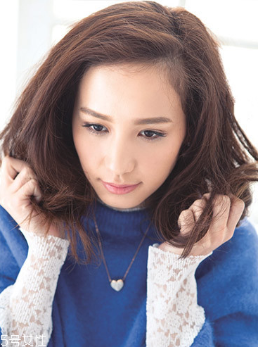 自己卷發(fā)怎么弄 卷發(fā)自己在家怎么打理 自己卷發(fā)怎么弄 卷發(fā)自己在家怎么打理