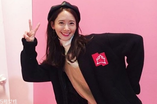 高領(lǐng)毛衣怎么穿不顯胖 4招保暖又顯瘦 高領(lǐng)毛衣怎么穿不顯胖 4招保暖又顯瘦