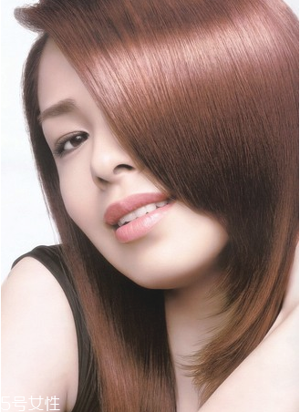 自己在家怎么做卷發(fā) 怎樣在家自己燙發(fā)教程 自己在家怎么做卷發(fā) 怎樣在家自己燙發(fā)教程