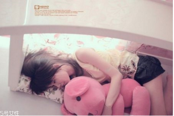 睡覺(jué)前做好這幾點(diǎn)，美白更有效哦