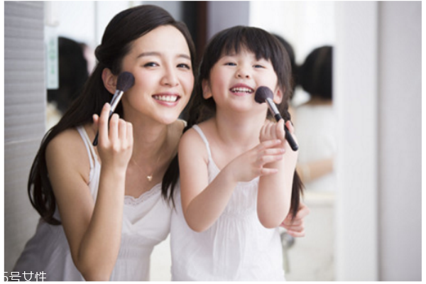 睡覺(jué)前做好這幾點(diǎn)，美白更有效哦