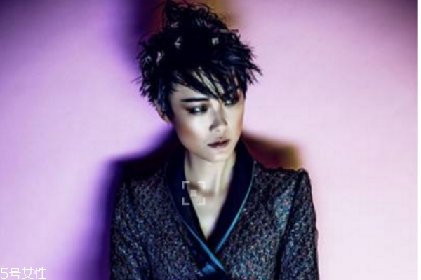 煙熏妝攻略，教你點不一樣的