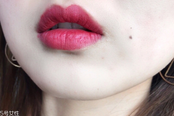 美寶蓮r10是什么顏色 美寶蓮r10適合黃皮嗎 美寶蓮r10是什么顏色 美寶蓮r10適合黃皮嗎