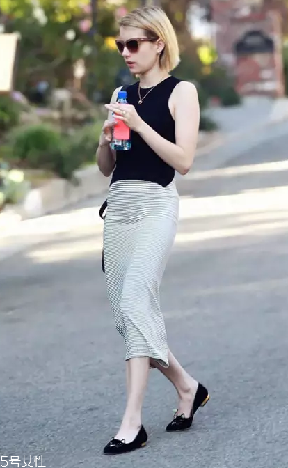 半身長裙配什么上衣 半身長裙上衣搭配圖片 半身長裙配什么上衣 半身長裙上衣搭配圖片