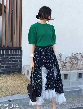 半身長裙配什么上衣 半身長裙上衣搭配圖片 半身長裙配什么上衣 半身長裙上衣搭配圖片