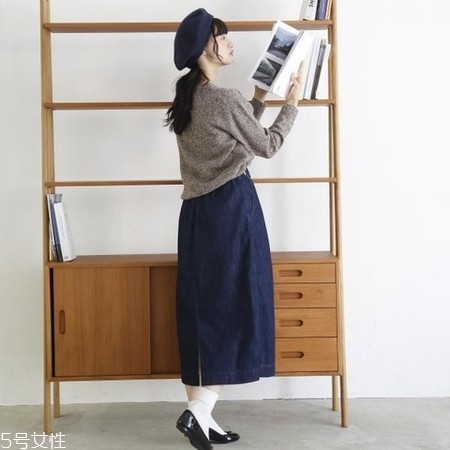 半身長裙配什么上衣 半身長裙上衣搭配圖片 半身長裙配什么上衣 半身長裙上衣搭配圖片