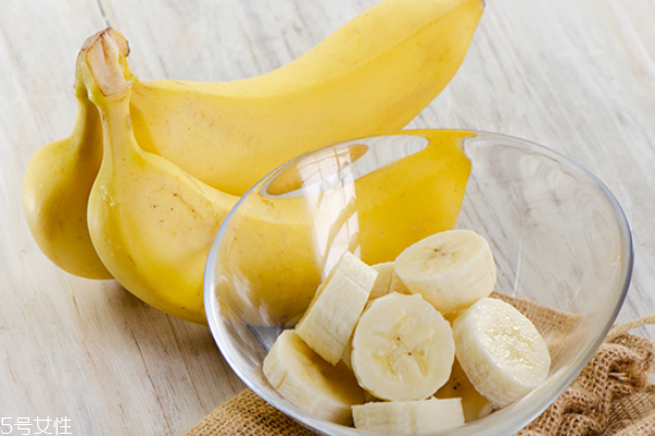 冬天干燥吃什么好 冬天干燥喝什么湯好 冬天干燥吃什么好 冬天干燥喝什么湯好