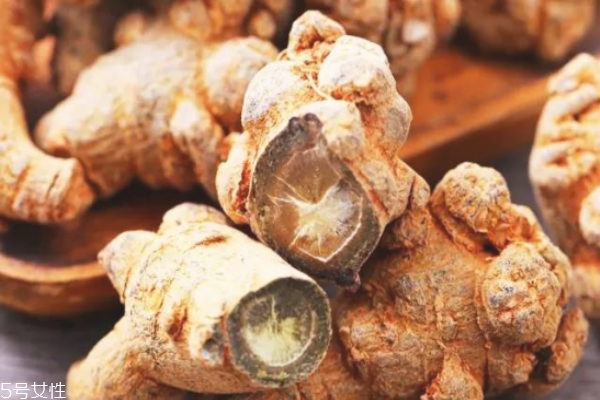 冬天干燥吃什么好 冬天干燥喝什么湯好 冬天干燥吃什么好 冬天干燥喝什么湯好