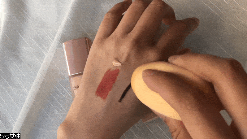 卡姿蘭大咖粉底液怎么樣 卡姿蘭大咖粉底液評(píng)測 卡姿蘭大咖粉底液怎么樣 卡姿蘭大咖粉底液評(píng)測