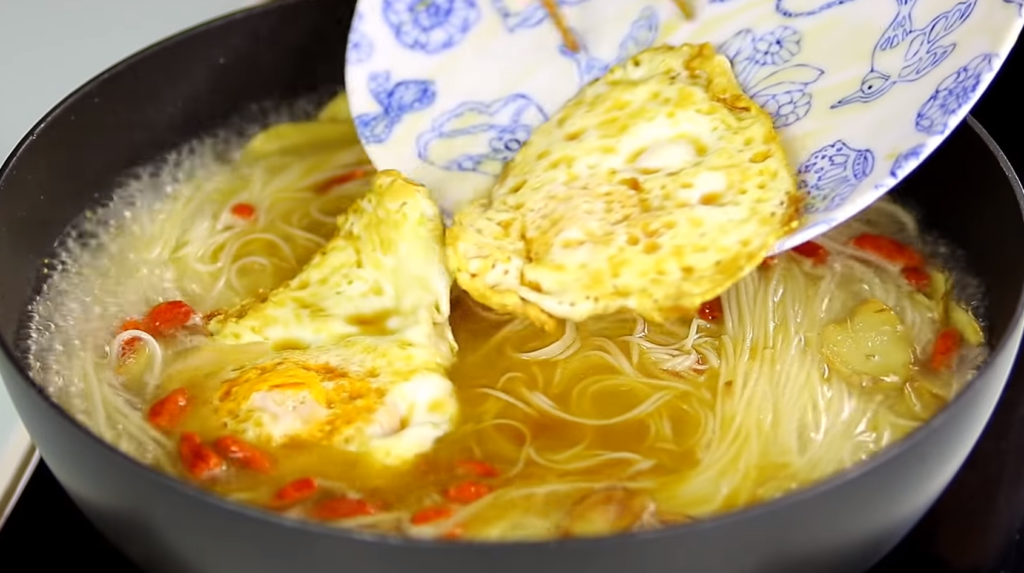 麻油雞蛋面線怎么做好吃 圖文步驟解析 麻油雞蛋面線怎么做好吃 圖文步驟解析