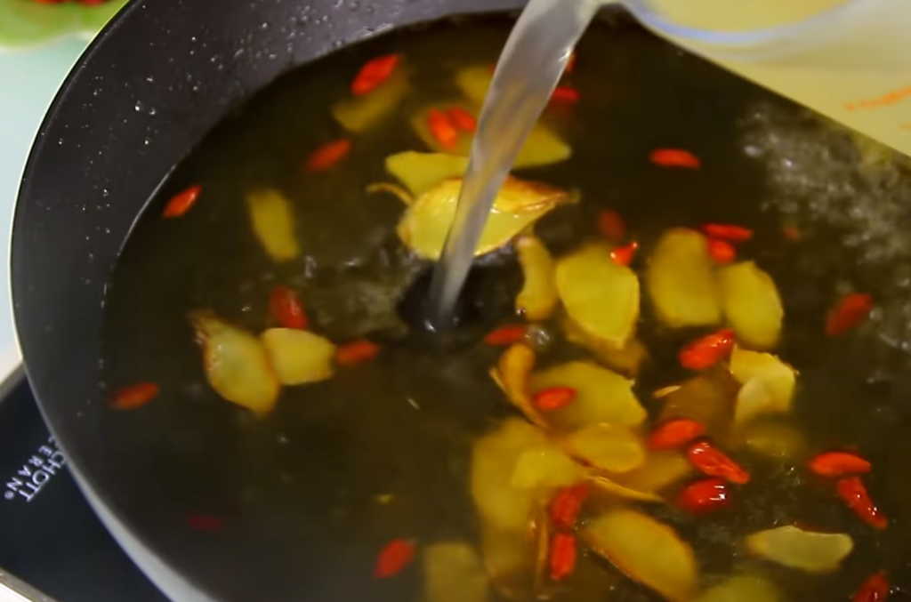 麻油雞蛋面線怎么做好吃 圖文步驟解析 麻油雞蛋面線怎么做好吃 圖文步驟解析