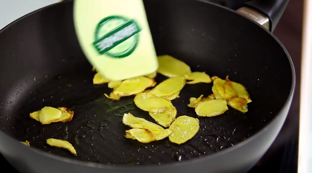 麻油雞蛋面線怎么做好吃 圖文步驟解析 麻油雞蛋面線怎么做好吃 圖文步驟解析