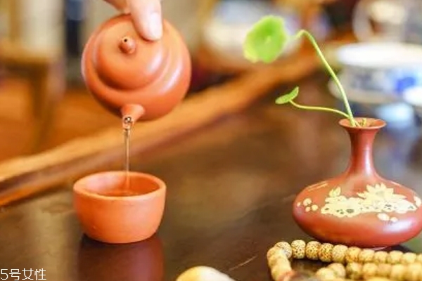 喝茶后身體發(fā)熱好嗎 茶葉發(fā)熱原因 喝茶后身體發(fā)熱好嗎 茶葉發(fā)熱原因