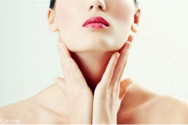 皮膚松弛，你應(yīng)該為肌膚補(bǔ)充營(yíng)養(yǎng)