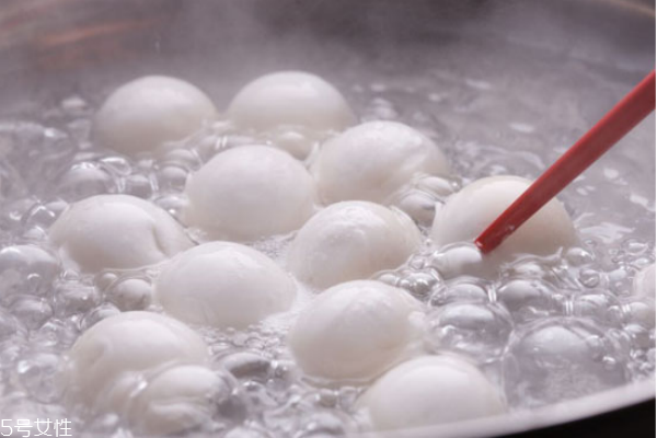 湯圓怎么煮多久 煮湯圓的小技巧 湯圓怎么煮多久 煮湯圓的小技巧