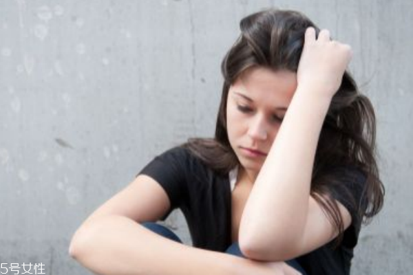 產(chǎn)后脫發(fā)怎么辦 心情是關(guān)鍵 產(chǎn)后脫發(fā)怎么辦 心情是關(guān)鍵