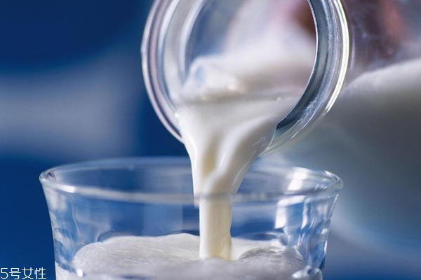 脫脂奶粉有營(yíng)養(yǎng)嗎 吃起來(lái)并不健康