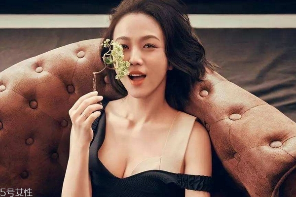 頭發(fā)靜電有什么危害 怎么解決 頭發(fā)靜電有什么危害 怎么解決