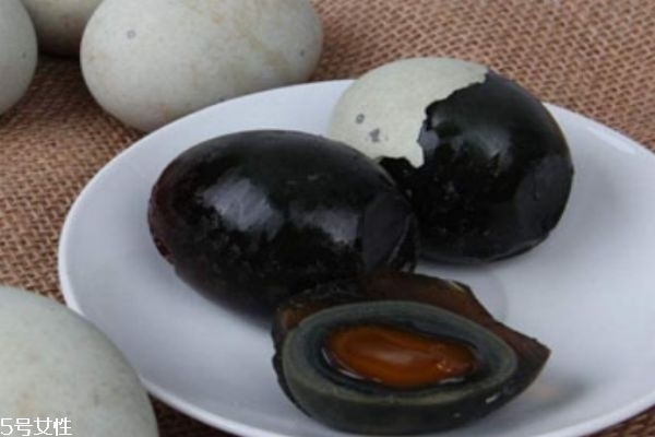 無(wú)鉛皮蛋真的無(wú)鉛嗎 皮蛋不能和什么一起吃