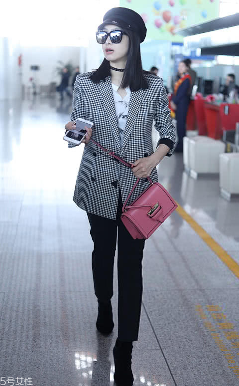 格紋西裝配什么褲子 5種搭配塑造英倫氣質 格紋西裝配什么褲子 5種搭配塑造英倫氣質