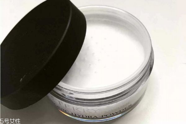 皮膚黃應(yīng)該用什么蜜粉 如何根據(jù)膚色挑選蜜粉顏色