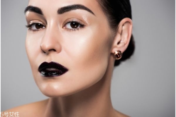 怎樣畫(huà)眼影腮紅 教你如何畫(huà)好腮紅