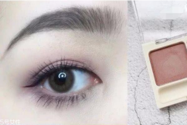 紫色眼影好看嗎 紫色眼妝的畫(huà)法