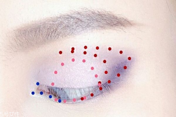 紫色眼影好看嗎 紫色眼妝的畫(huà)法