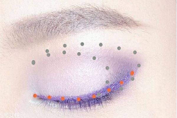 紫色眼影好看嗎 紫色眼妝的畫(huà)法