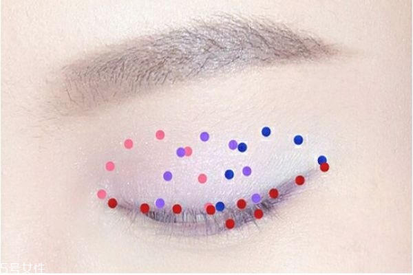 紫色眼影好看嗎 紫色眼妝的畫(huà)法