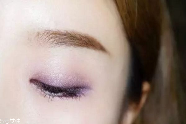 紫色眼影好看嗎 紫色眼妝的畫(huà)法