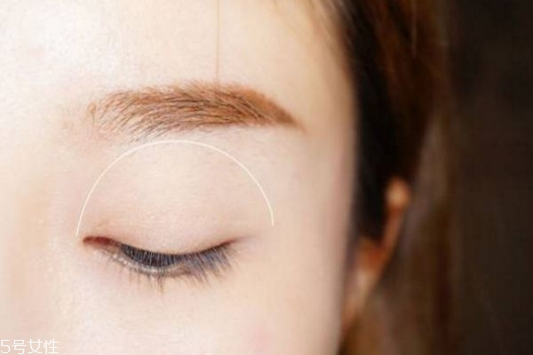 紫色眼影好看嗎 紫色眼妝的畫(huà)法