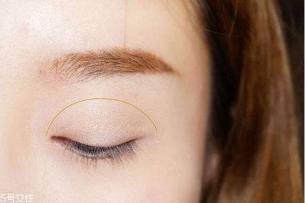 紫色眼影好看嗎 紫色眼妝的畫(huà)法