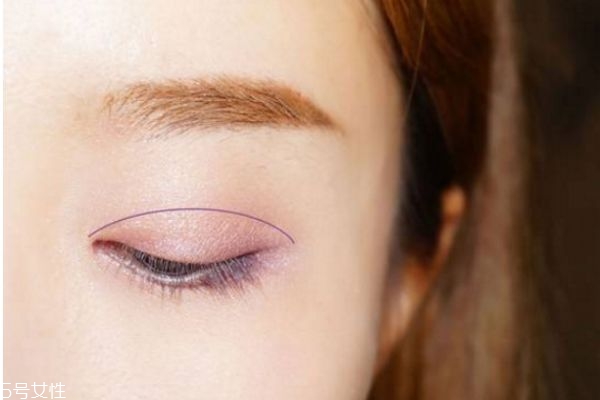 紫色眼影好看嗎 紫色眼妝的畫(huà)法
