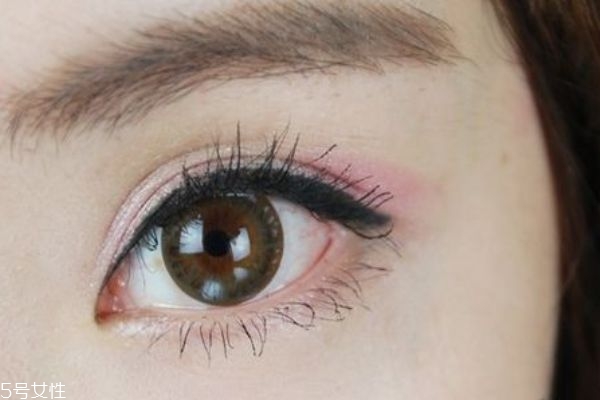 粉色眼影怎么畫(huà)好看 粉紫色眼影畫(huà)法
