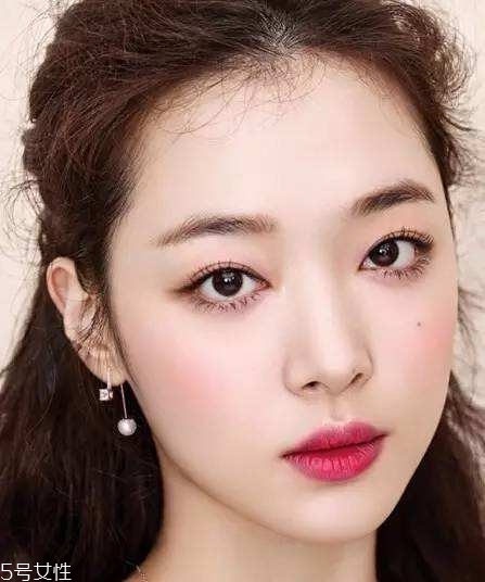 粉色眼影怎么畫(huà)好看 粉紫色眼影畫(huà)法