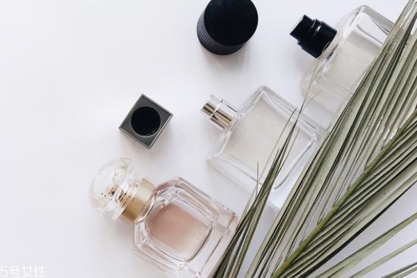 淡香水可以維持多久 3到4個小時