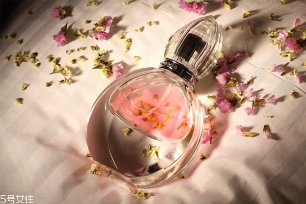 淡香水可以維持多久 3到4個小時