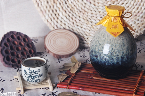 半甜型黃酒能不能煮 適合加溫飲用 半甜型黃酒能不能煮 適合加溫飲用