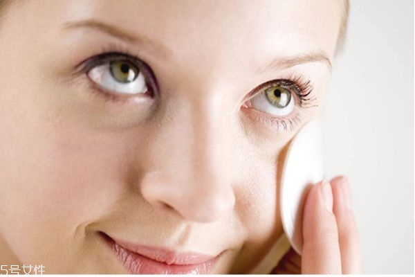 什么時候濕敷化妝水 化妝水小百科 什么時候濕敷化妝水 化妝水小百科