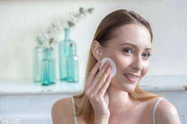 什么時候濕敷化妝水 化妝水小百科 什么時候濕敷化妝水 化妝水小百科